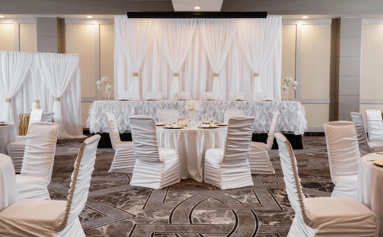 Pomeroy Hotel & Conference Centre Grande Prairie Esterno foto