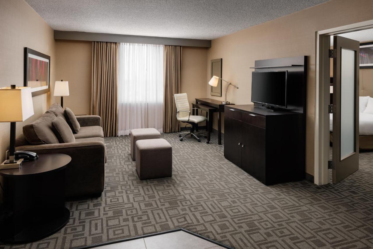 Pomeroy Hotel & Conference Centre Grande Prairie Esterno foto