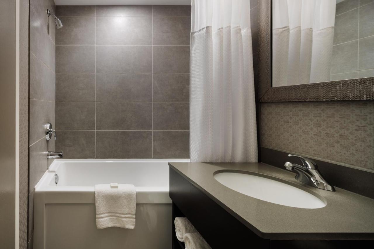 Pomeroy Hotel & Conference Centre Grande Prairie Esterno foto